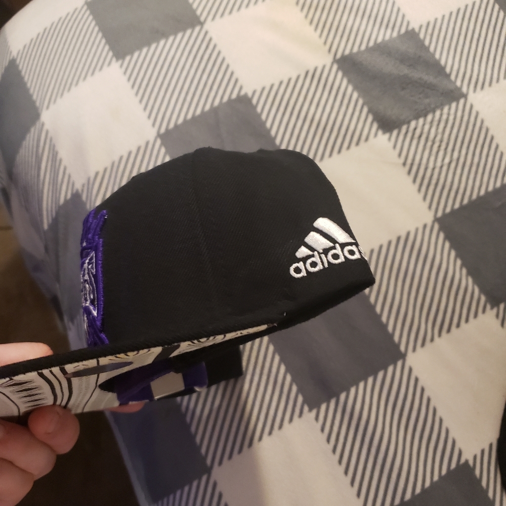 Kings hat - Picture 2 of 4